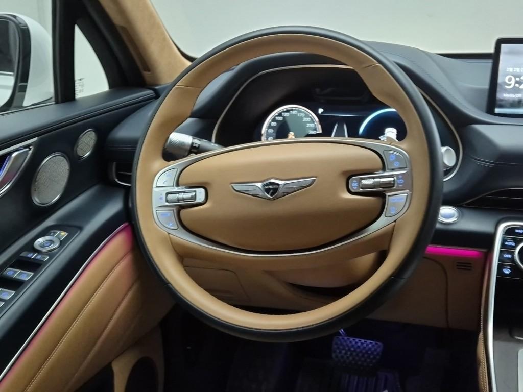 Genesis GV80 - Vista 9