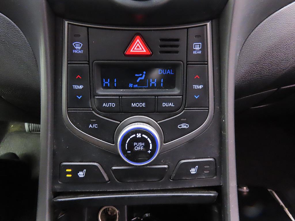 HYUNDAI Avante - Vista 10