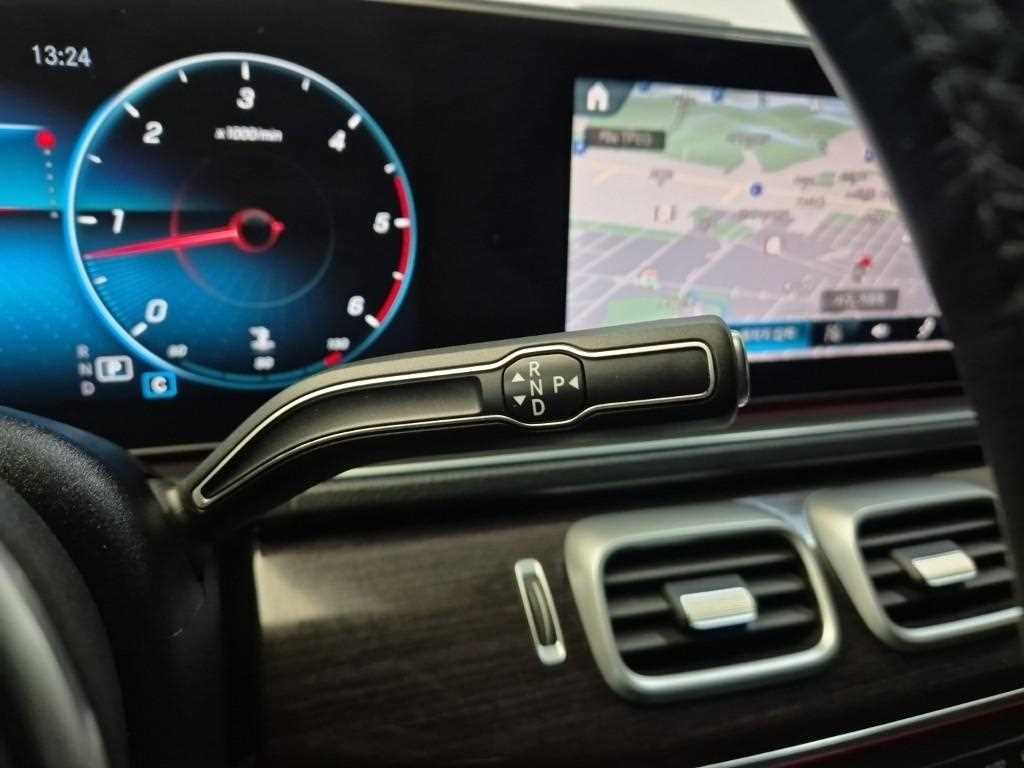 Mercedes Benz GLE Class - Vista 8