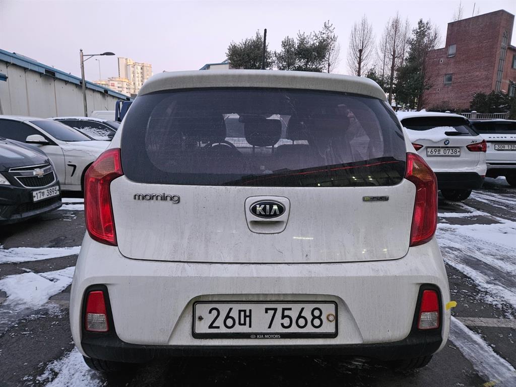 KIA Morning - Vista 5