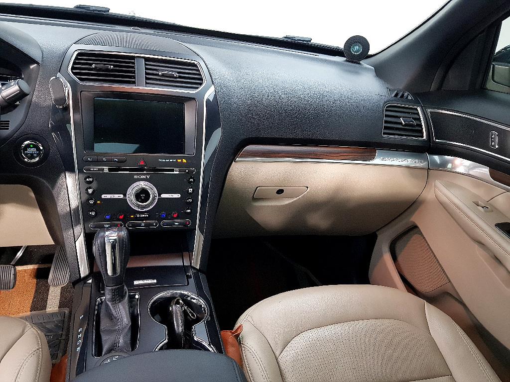 Ford Explorer - Vista 10