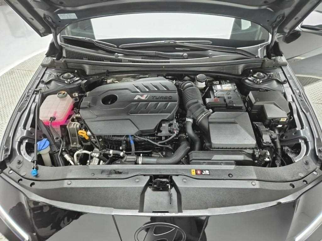 HYUNDAI Avante - Vista 5