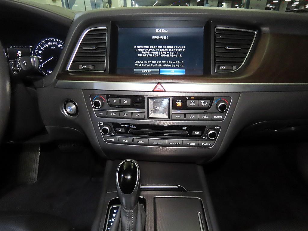 HYUNDAI Genesis - Vista 11