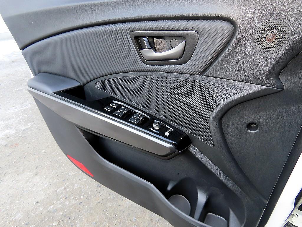 Ssangyong Tivoli - Vista 11