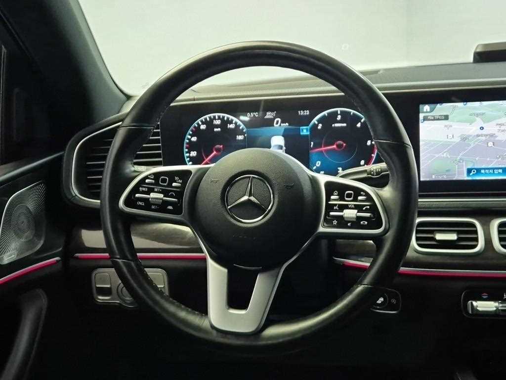 Mercedes Benz GLE Class - Vista 9