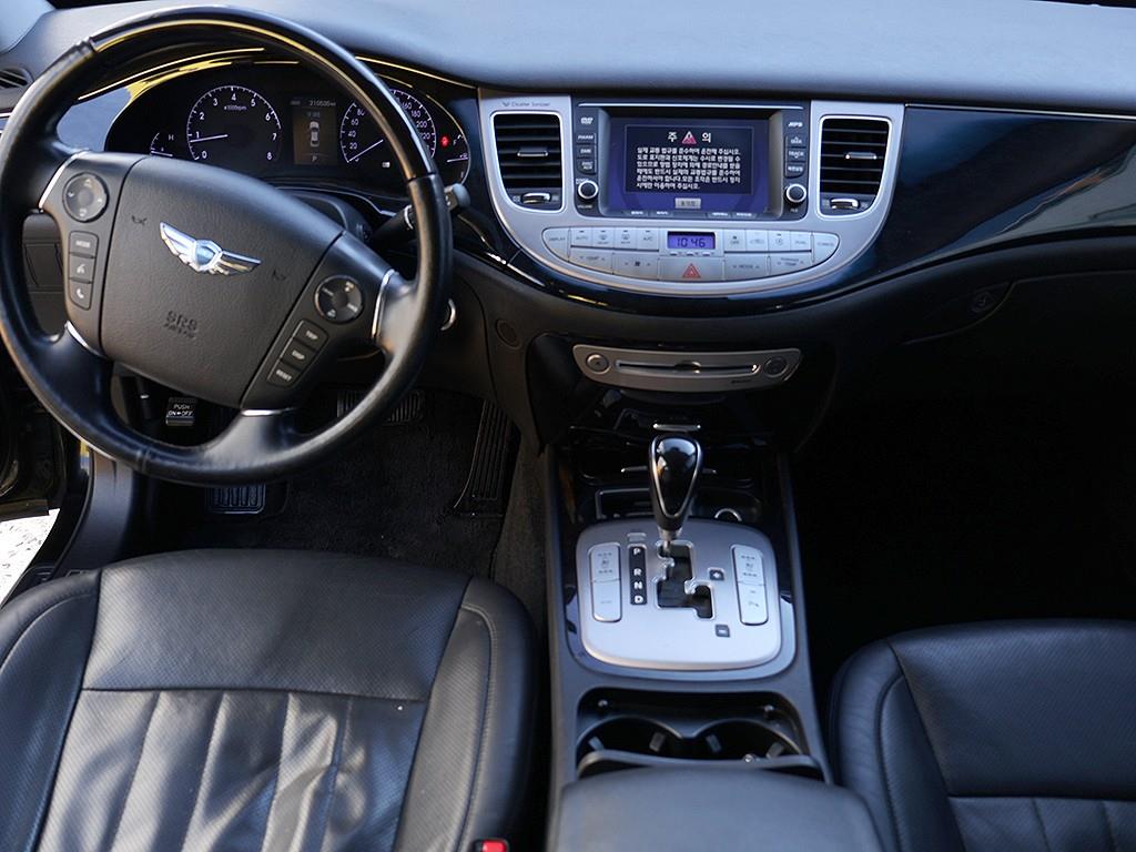 HYUNDAI Genesis - Vista 9