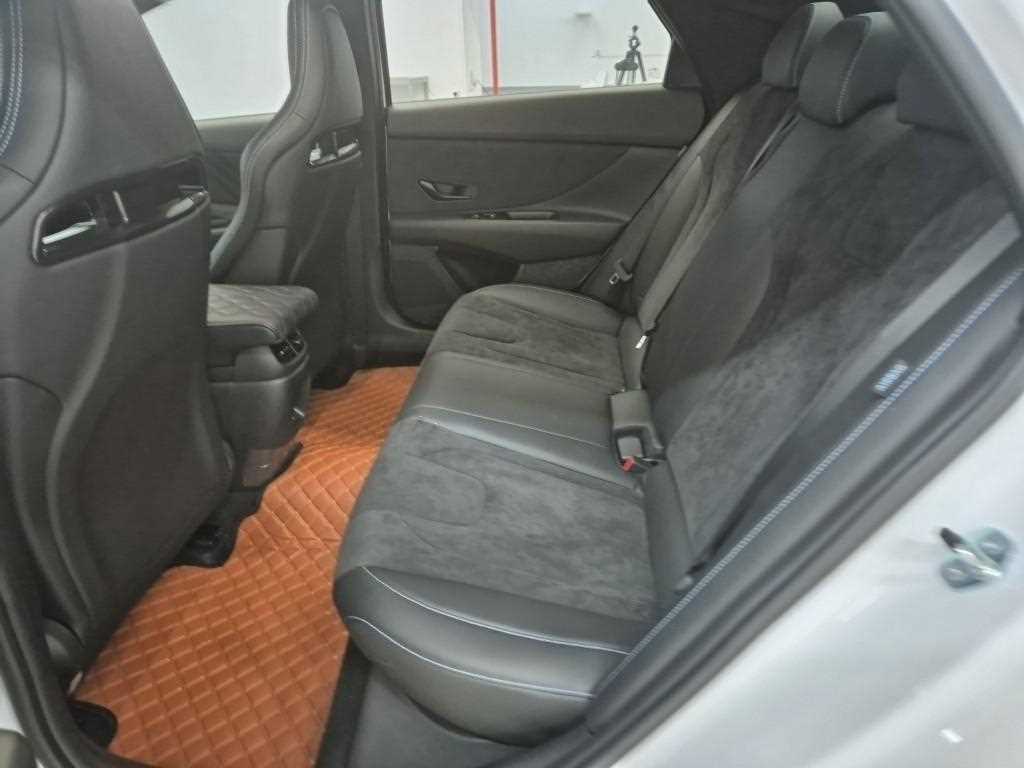 HYUNDAI Avante - Vista 12