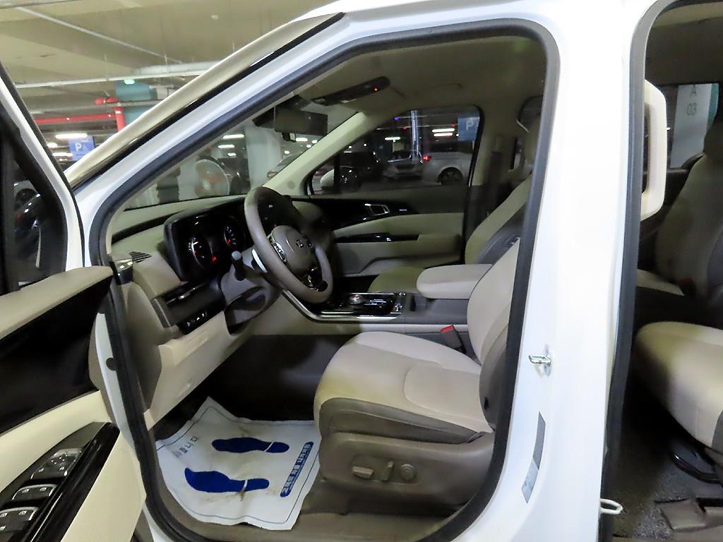 KIA Carnival - Vista 6