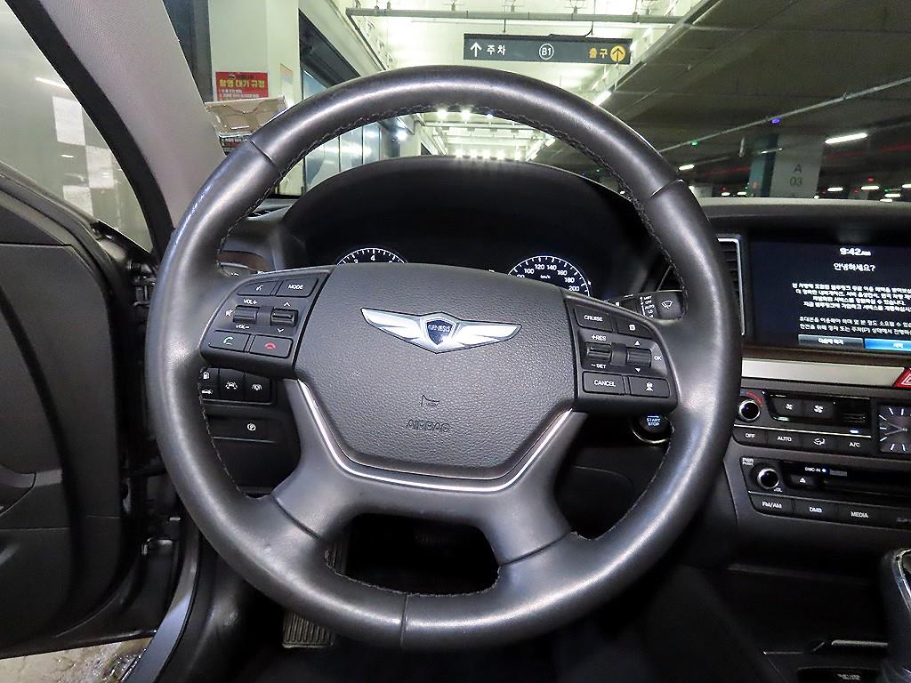 HYUNDAI Genesis - Vista 8