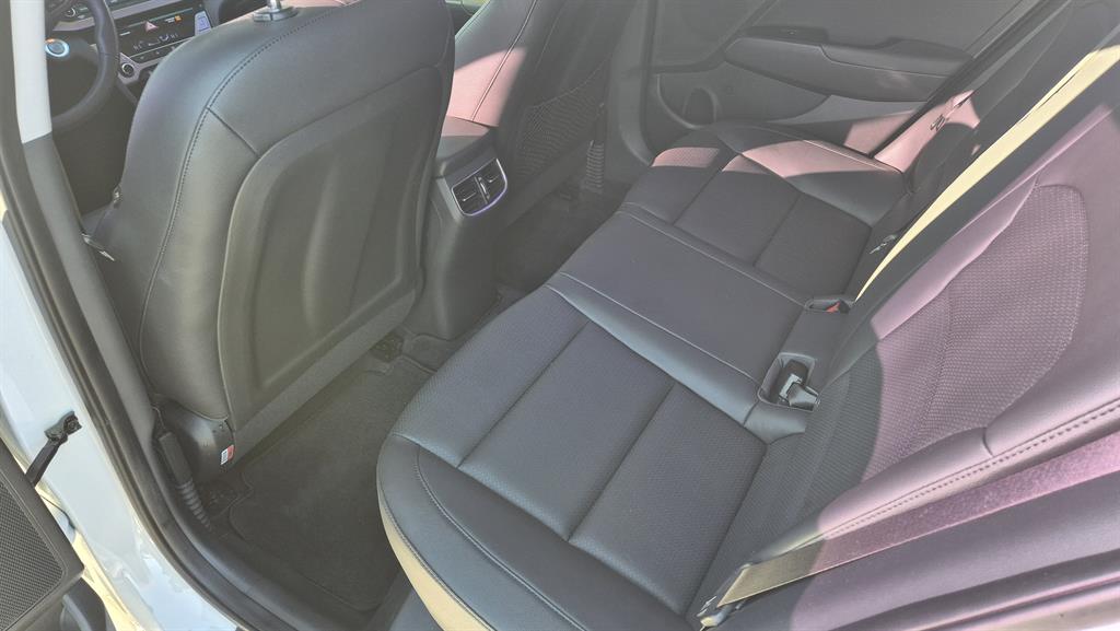 HYUNDAI Avante - Vista 12