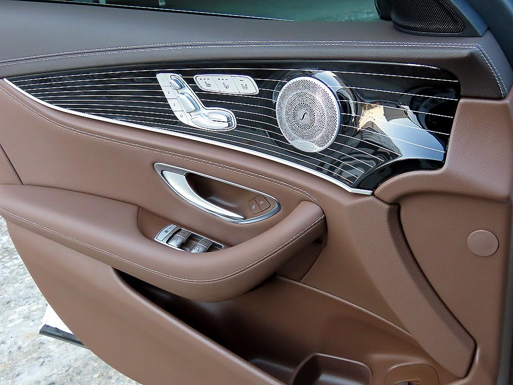 Mercedes Benz E class - Vista 12