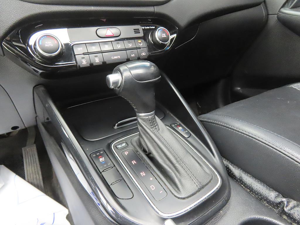 KIA Carens - Vista 11