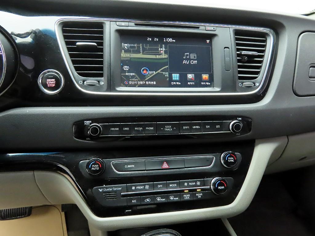 KIA Carnival - Vista 9