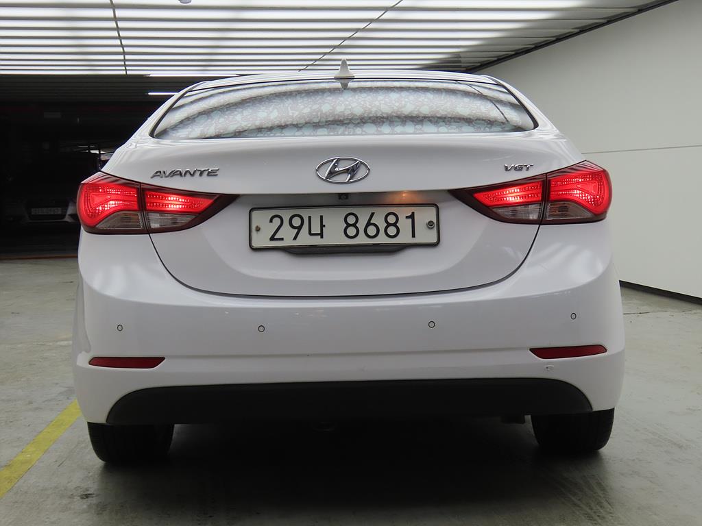 HYUNDAI Avante - Vista 4