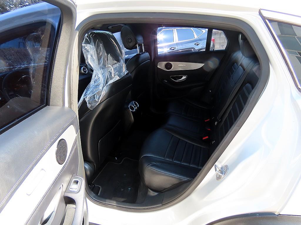 Mercedes Benz GLC Class - Vista 6