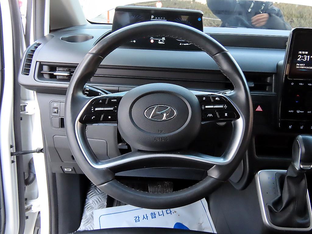 HYUNDAI Staria - Vista 9