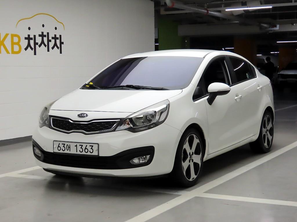 KIA Pride - Vista 2