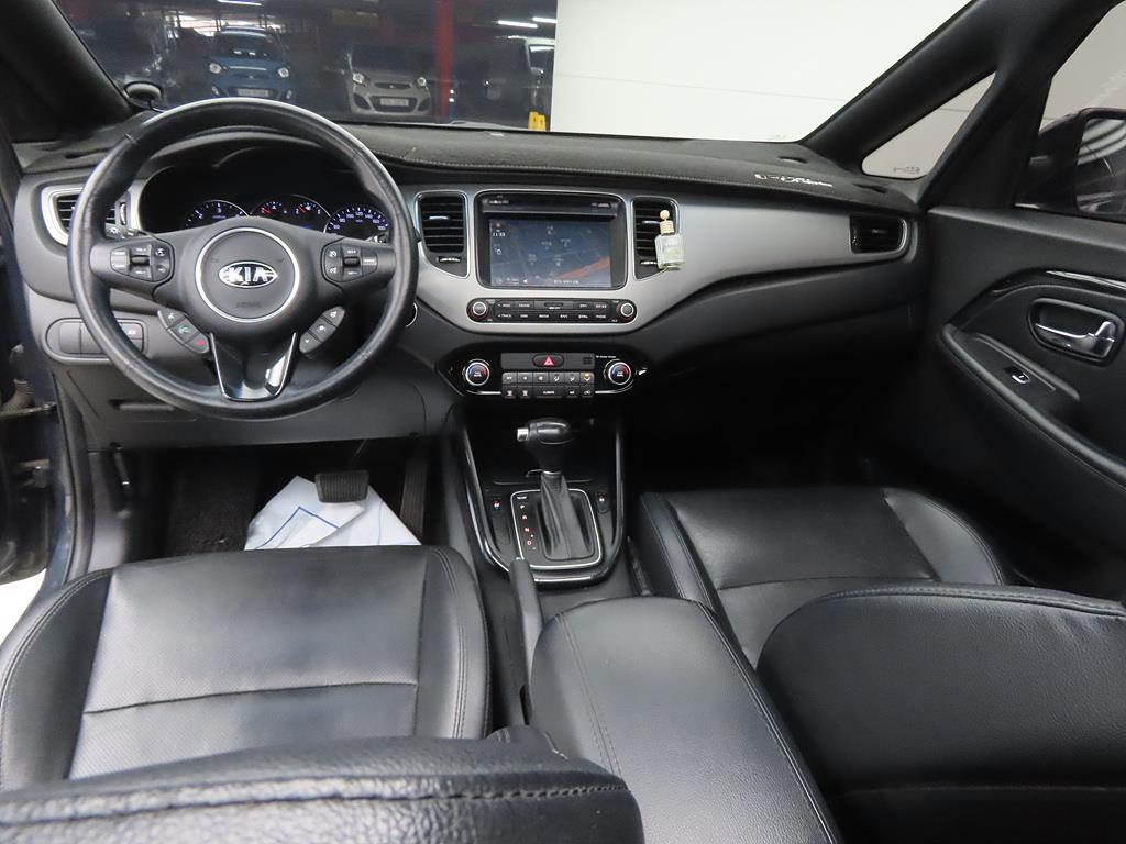 KIA Carens - Vista 7