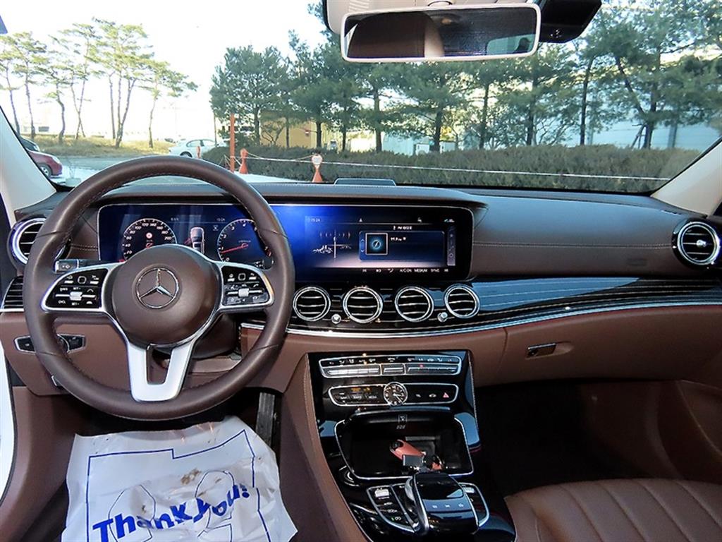 Mercedes Benz E class - Vista 7