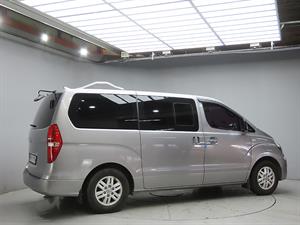 HYUNDAI Starex - Vista 8