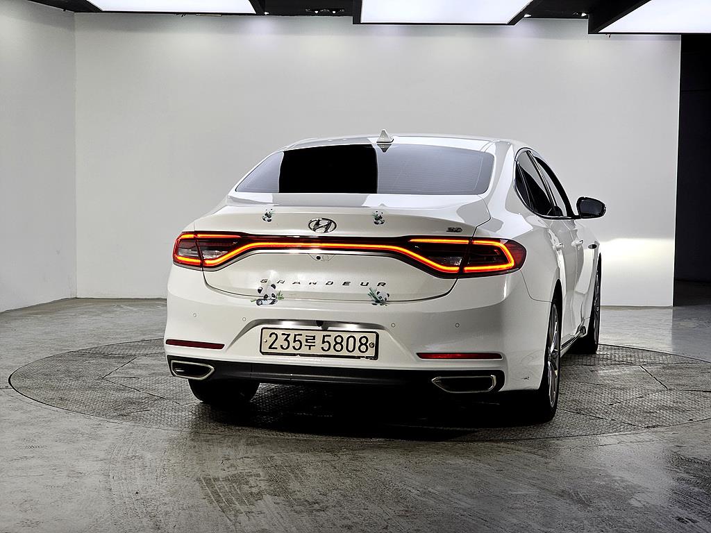 HYUNDAI Grandeur - Vista 3