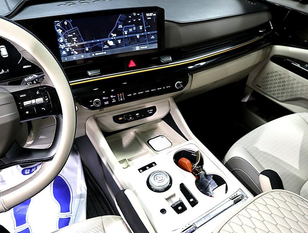 KIA Carnival - Vista 11