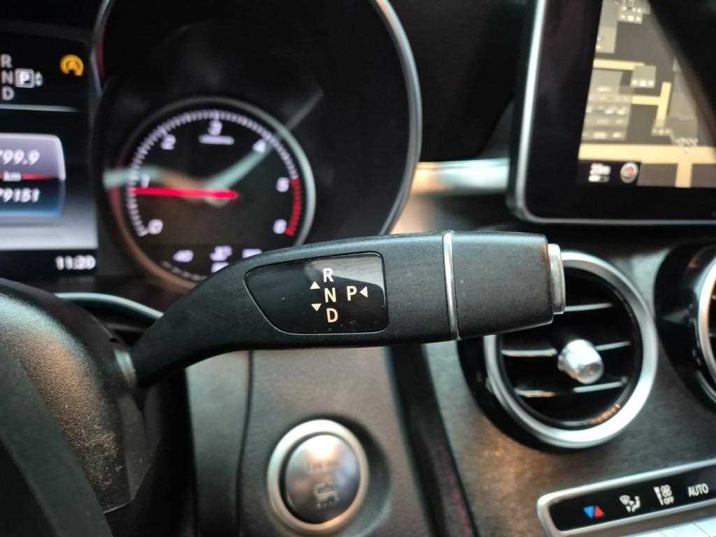 Mercedes Benz C Class - Vista 8