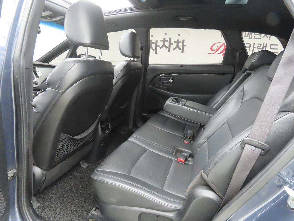 KIA Carens - Vista 6