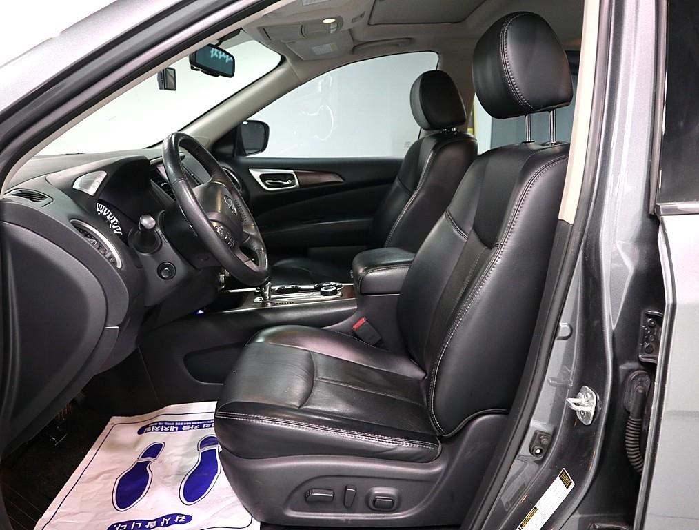 Nissan Pathfinder - Vista 8