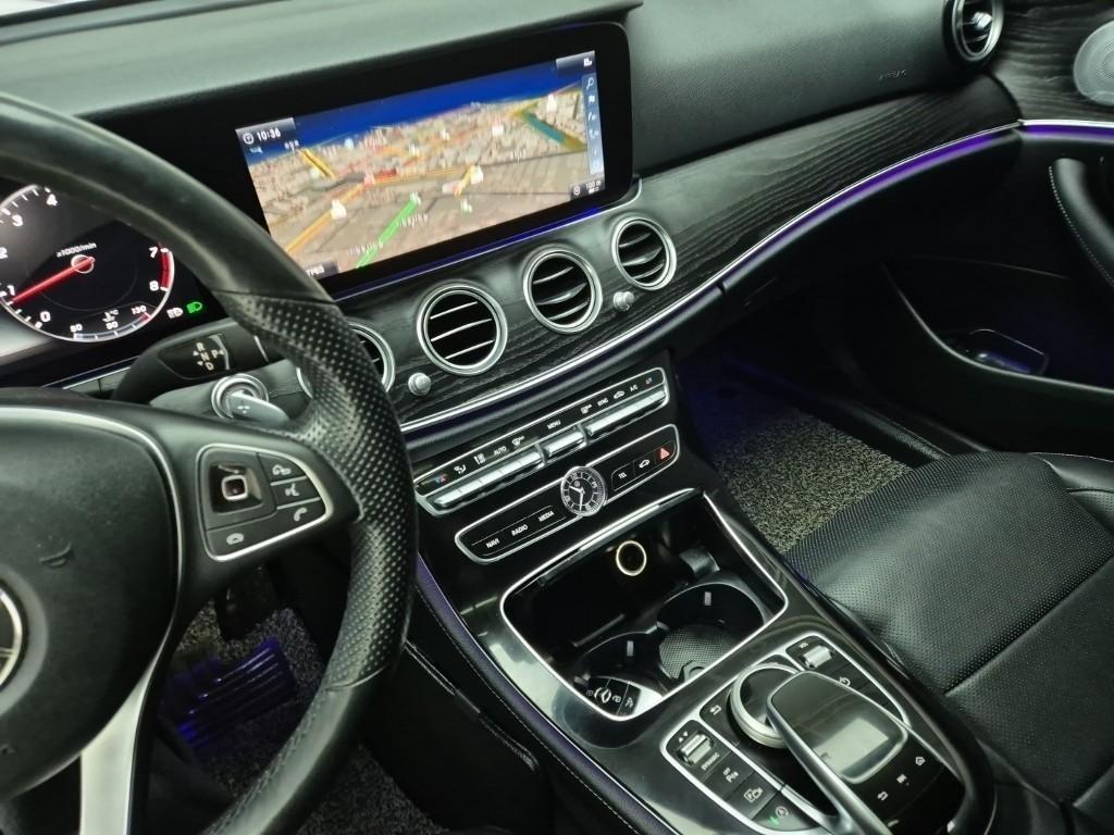 Mercedes Benz E class - Vista 11