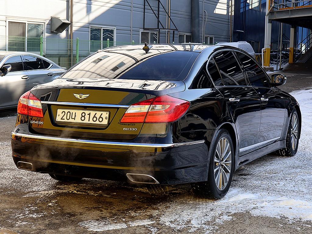 HYUNDAI Genesis - Vista 7