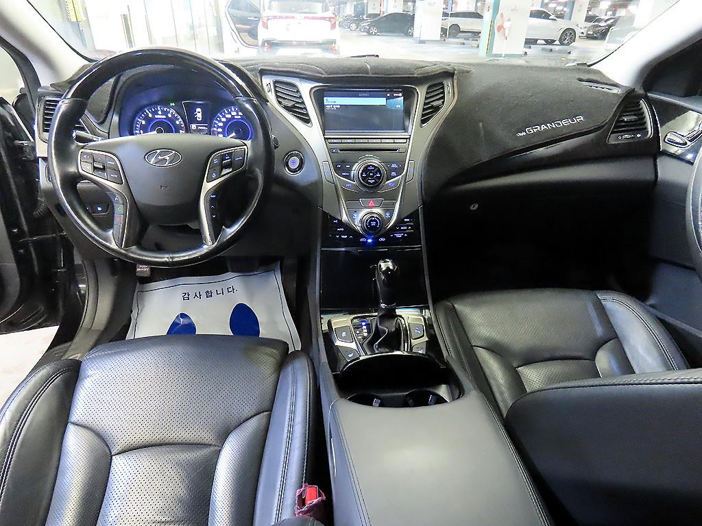 HYUNDAI Grandeur - Vista 10