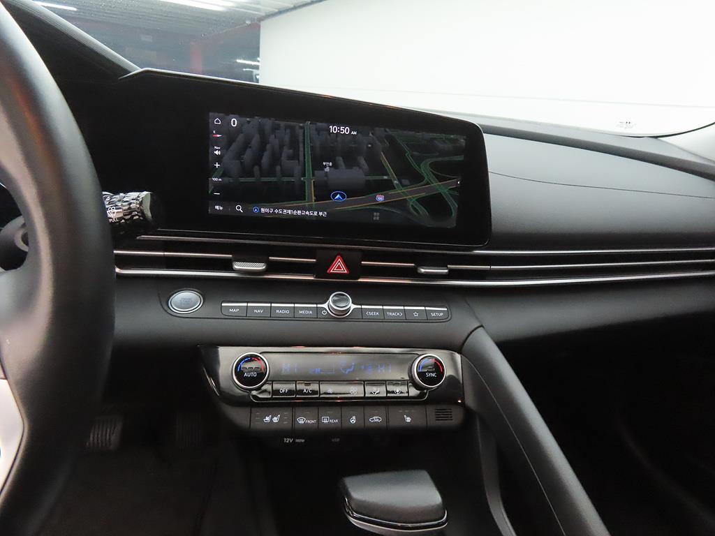 HYUNDAI Avante - Vista 10