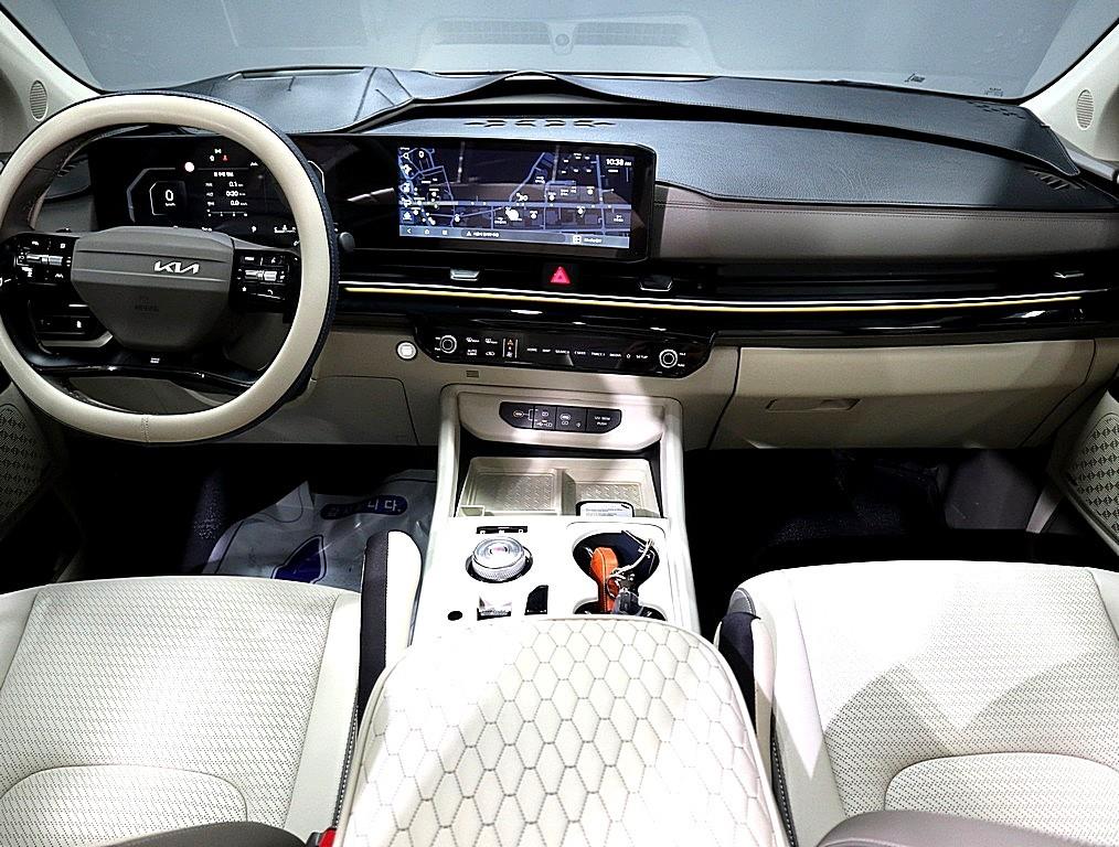 KIA Carnival - Vista 5