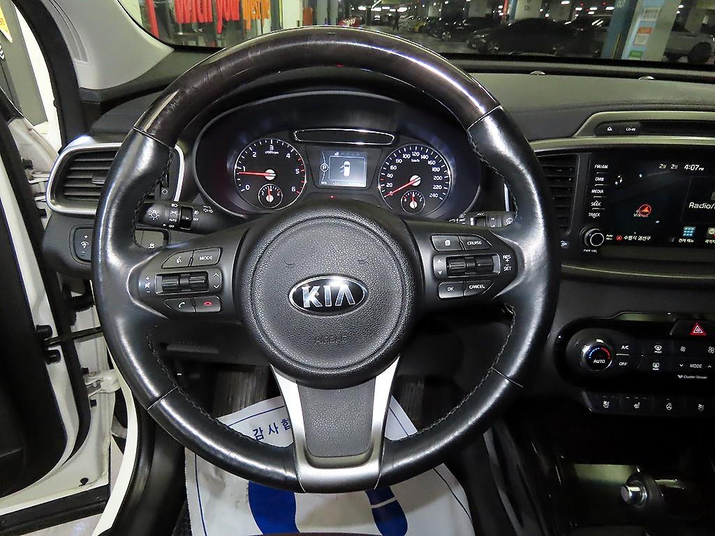 KIA Sorento - Vista 8