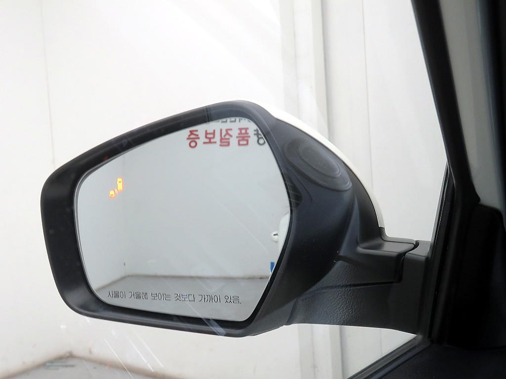 Ssangyong Tivoli - Vista 6