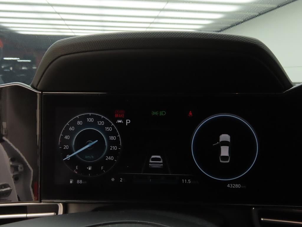 HYUNDAI Avante - Vista 9