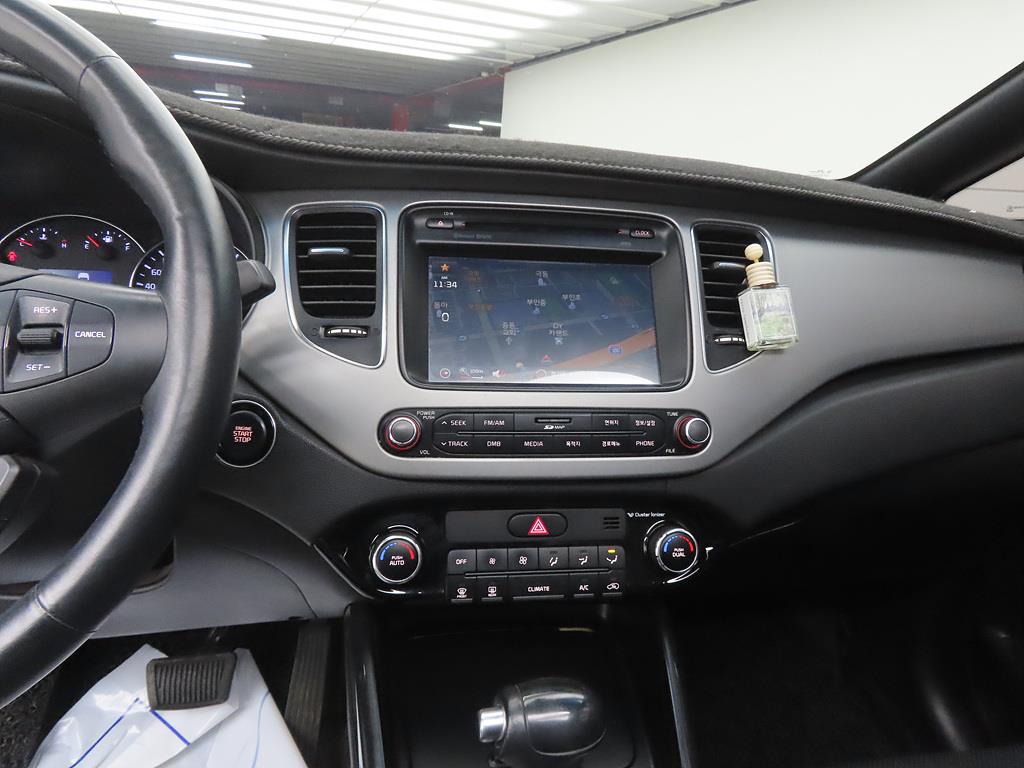 KIA Carens - Vista 10