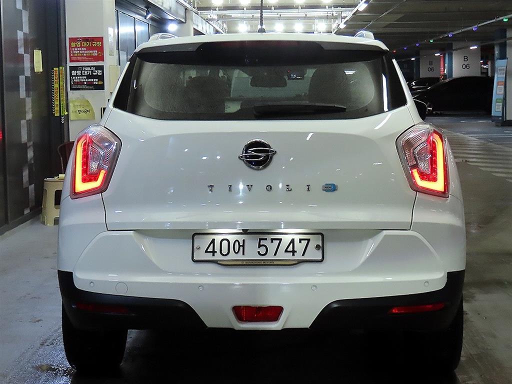 Ssangyong Tivoli - Vista 5