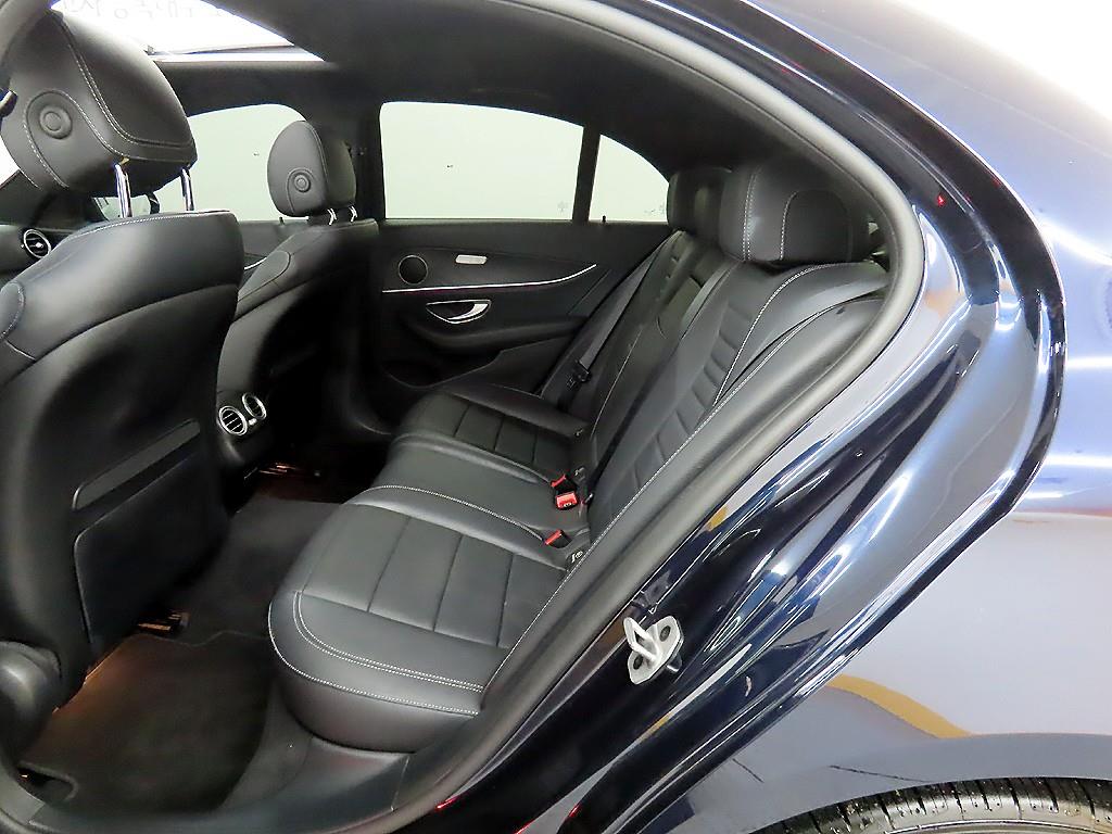 Mercedes Benz E class - Vista 6