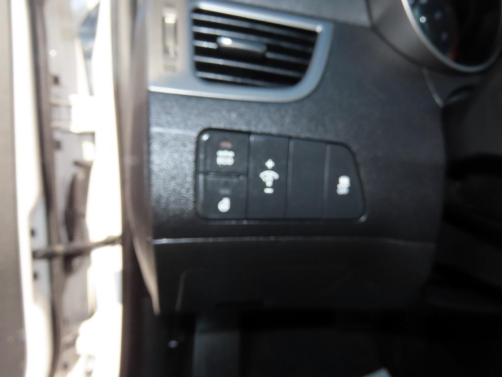 HYUNDAI Avante - Vista 12