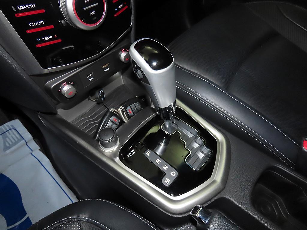 Ssangyong Tivoli - Vista 12