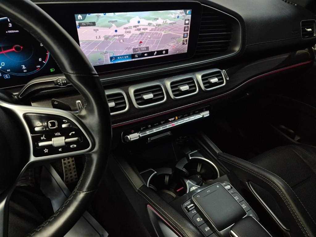 Mercedes Benz GLE Class - Vista 10