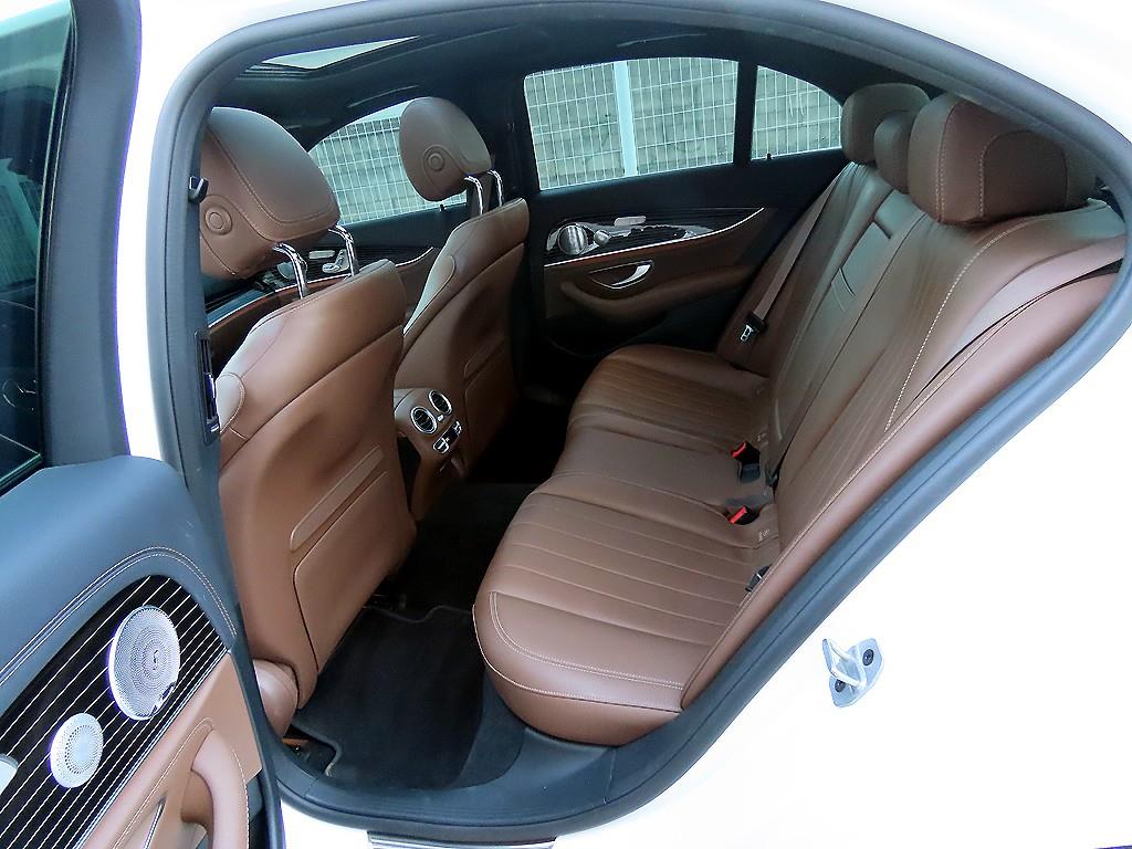 Mercedes Benz E class - Vista 6