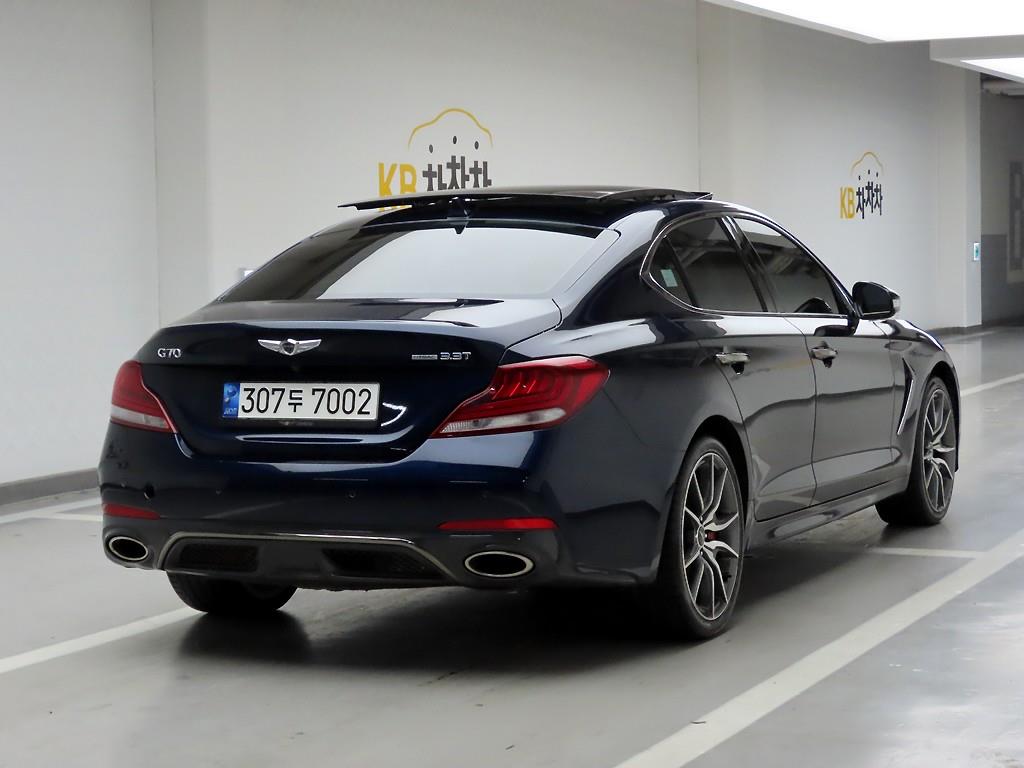 Genesis G70 - Vista 4