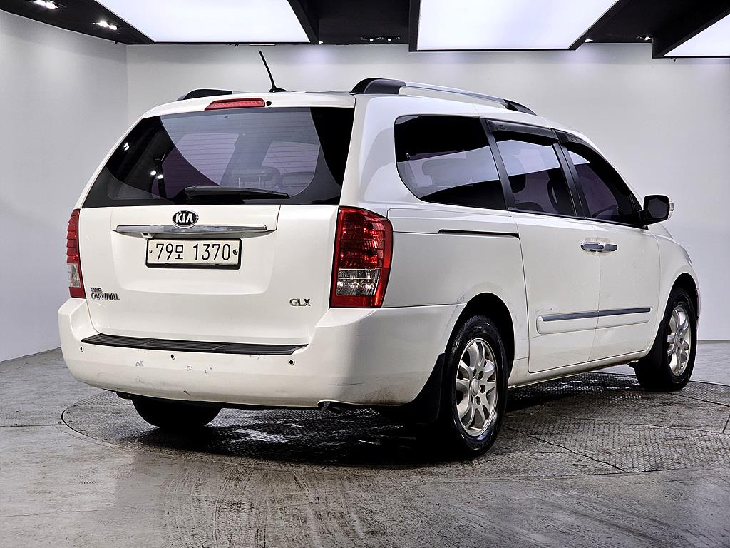 KIA Carnival - Vista 4
