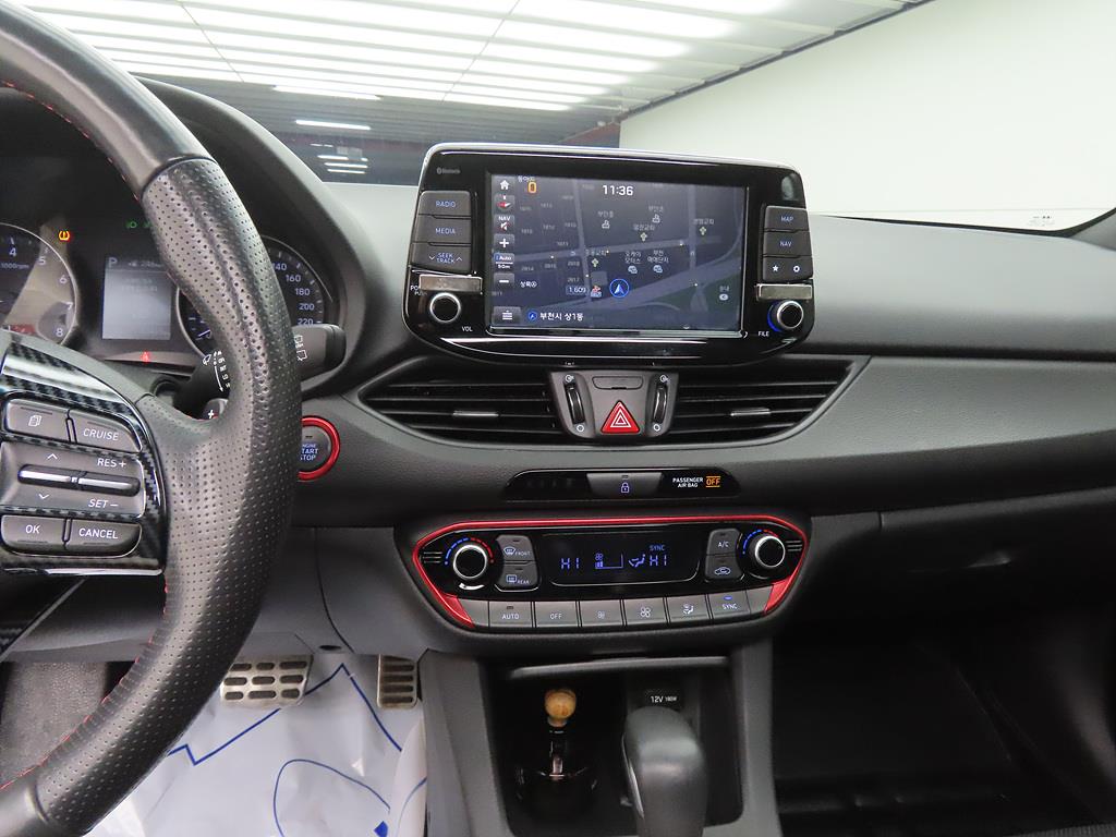 HYUNDAI i30 - Vista 10