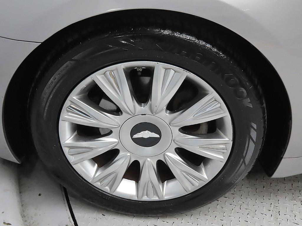 HYUNDAI Genesis - Vista 9