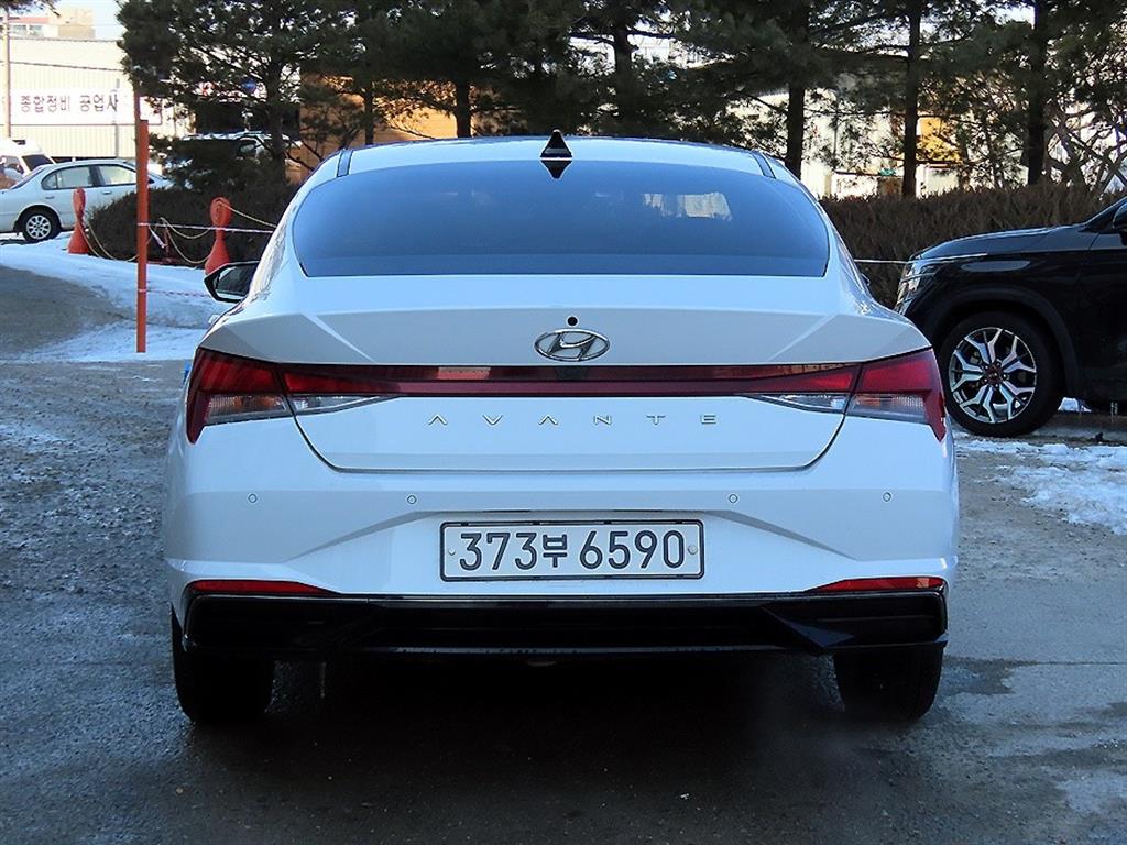 HYUNDAI Avante - Vista 4