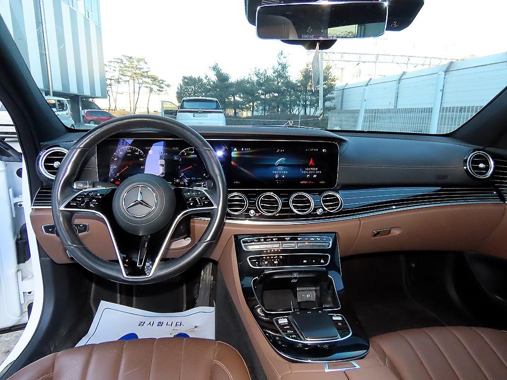 Mercedes Benz E class - Vista 7